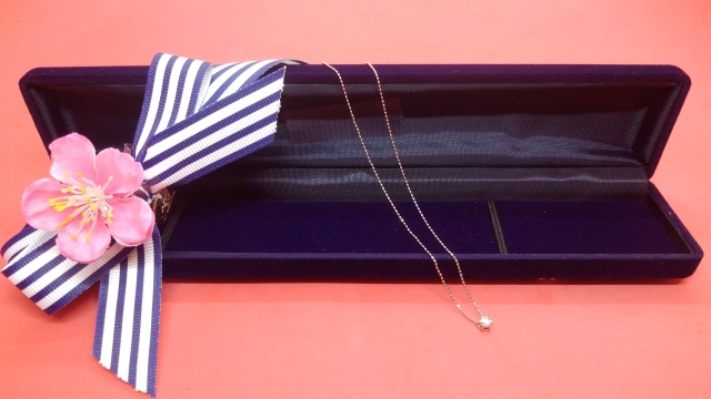 自分へのご褒美に上品なアクセサリーをゲットしよう
